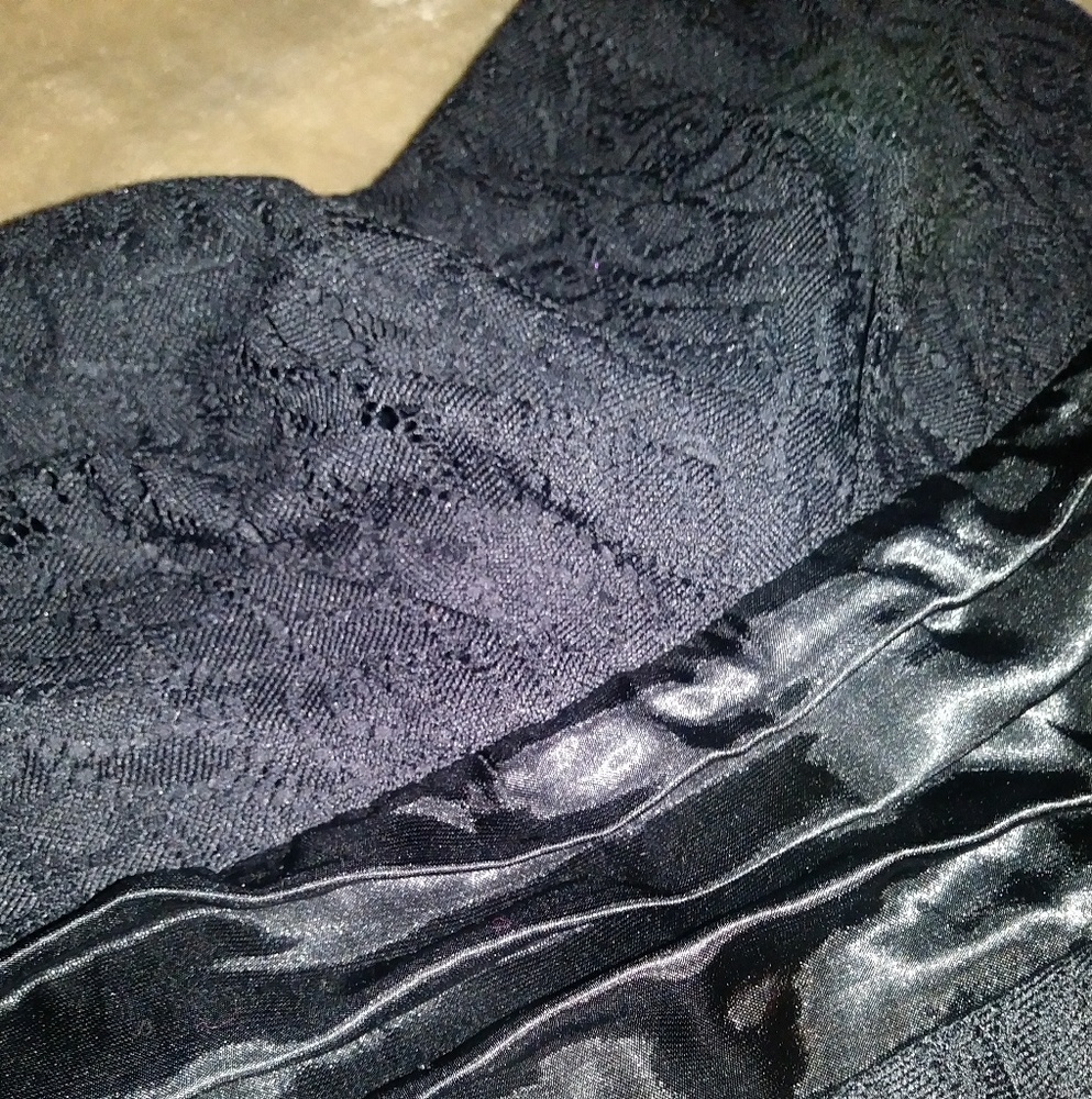 Black lace sweetheart dress